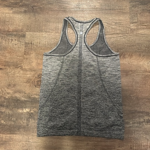 Lululemon swiftly tech razor back - Picture 2 of 3